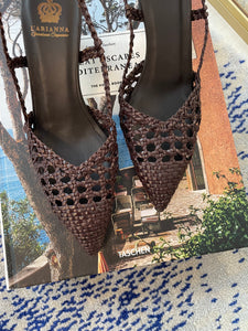 L’Arianna slingback intrecciata