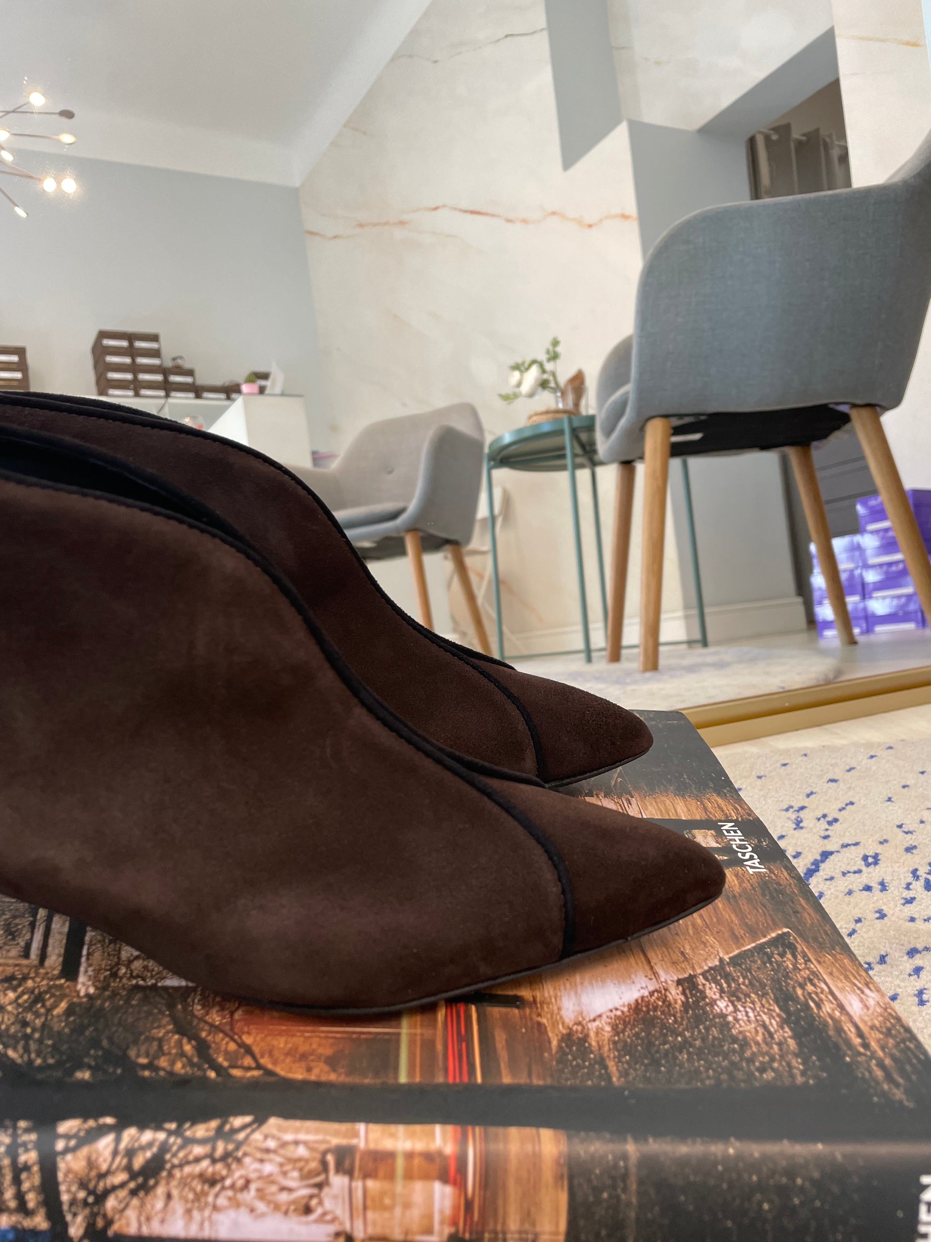 L’Arianna stivaletto scollato - suede