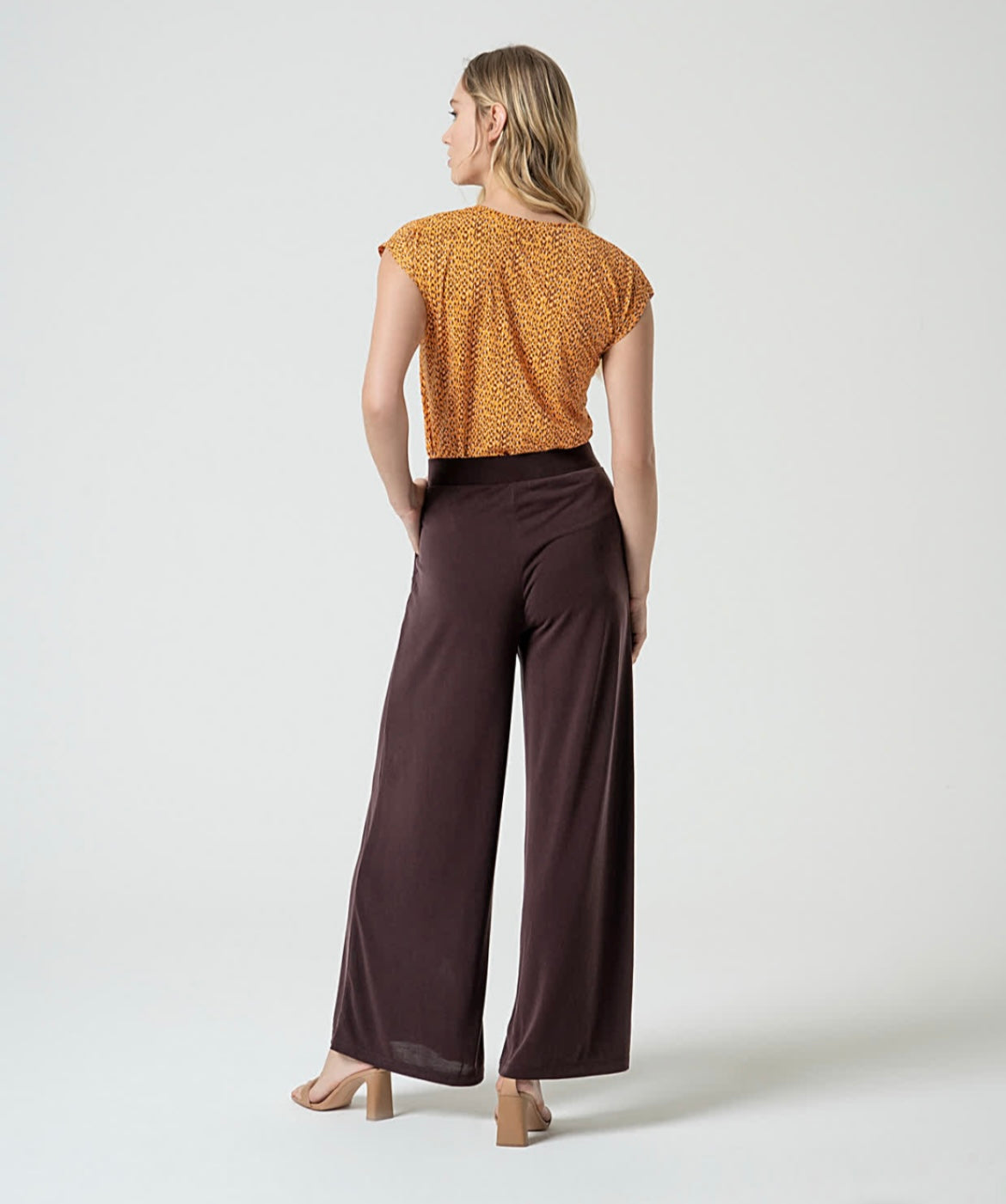 Surkana pantaloni fluidi