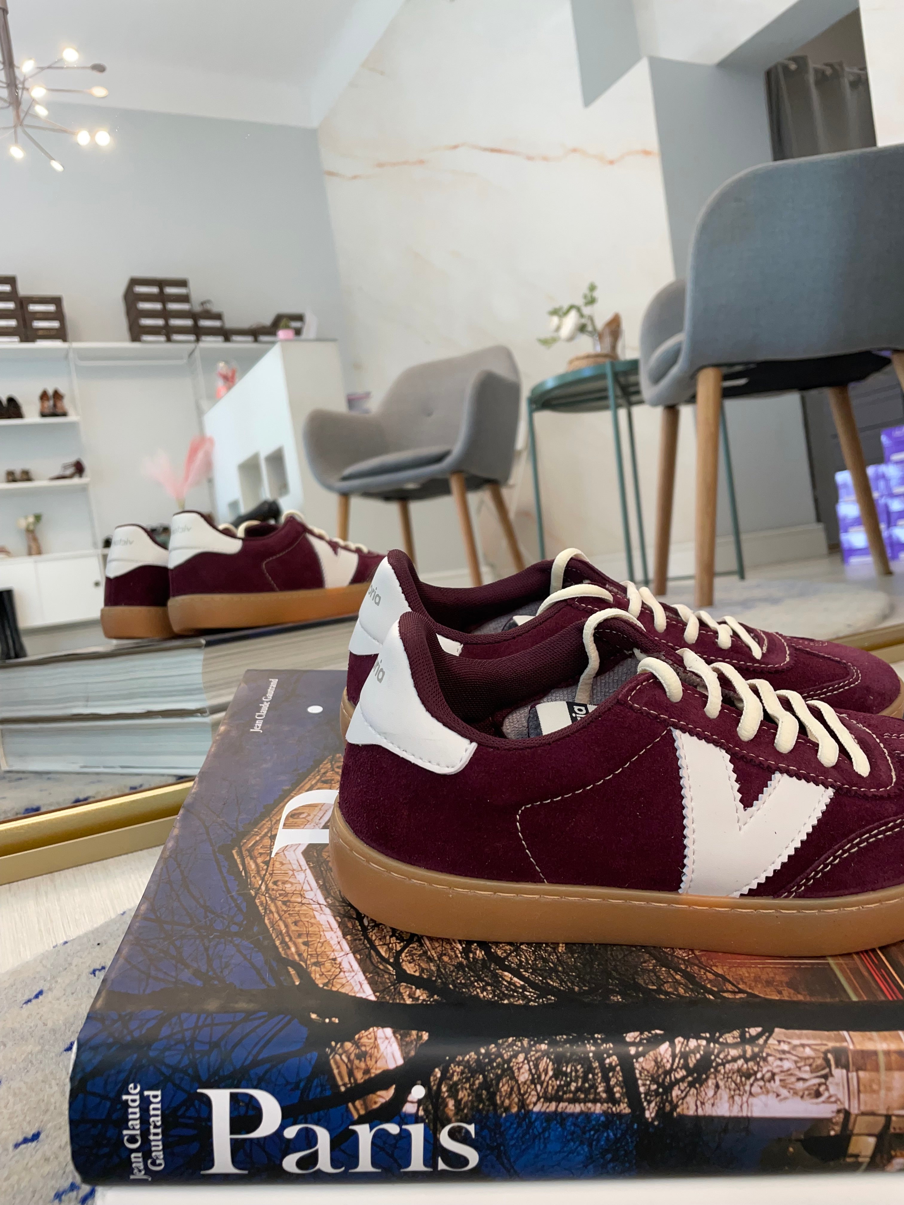 Sneakers Victoria - suede