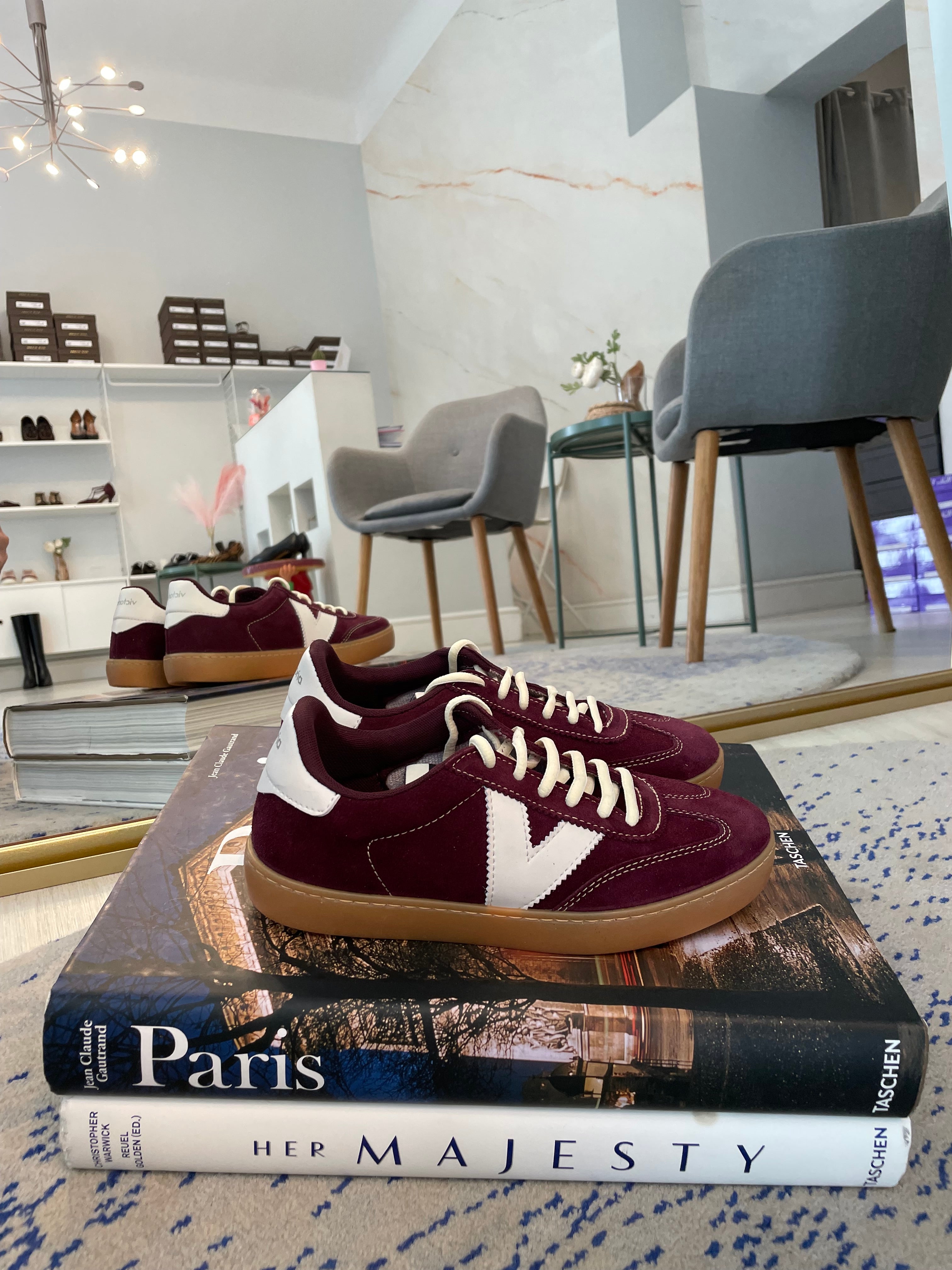 Sneakers Victoria - suede